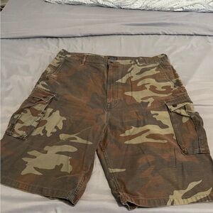 Men’s camo cargo shorts